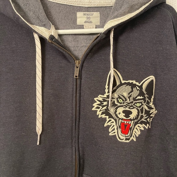 CCM Chicago Wolves embroidered zip up hoodie Sweatshirt | L - Picture 4 of 12